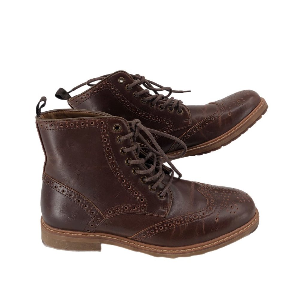 GAP Green Leather Wing Tip Boots | Perfect for Any Occasion